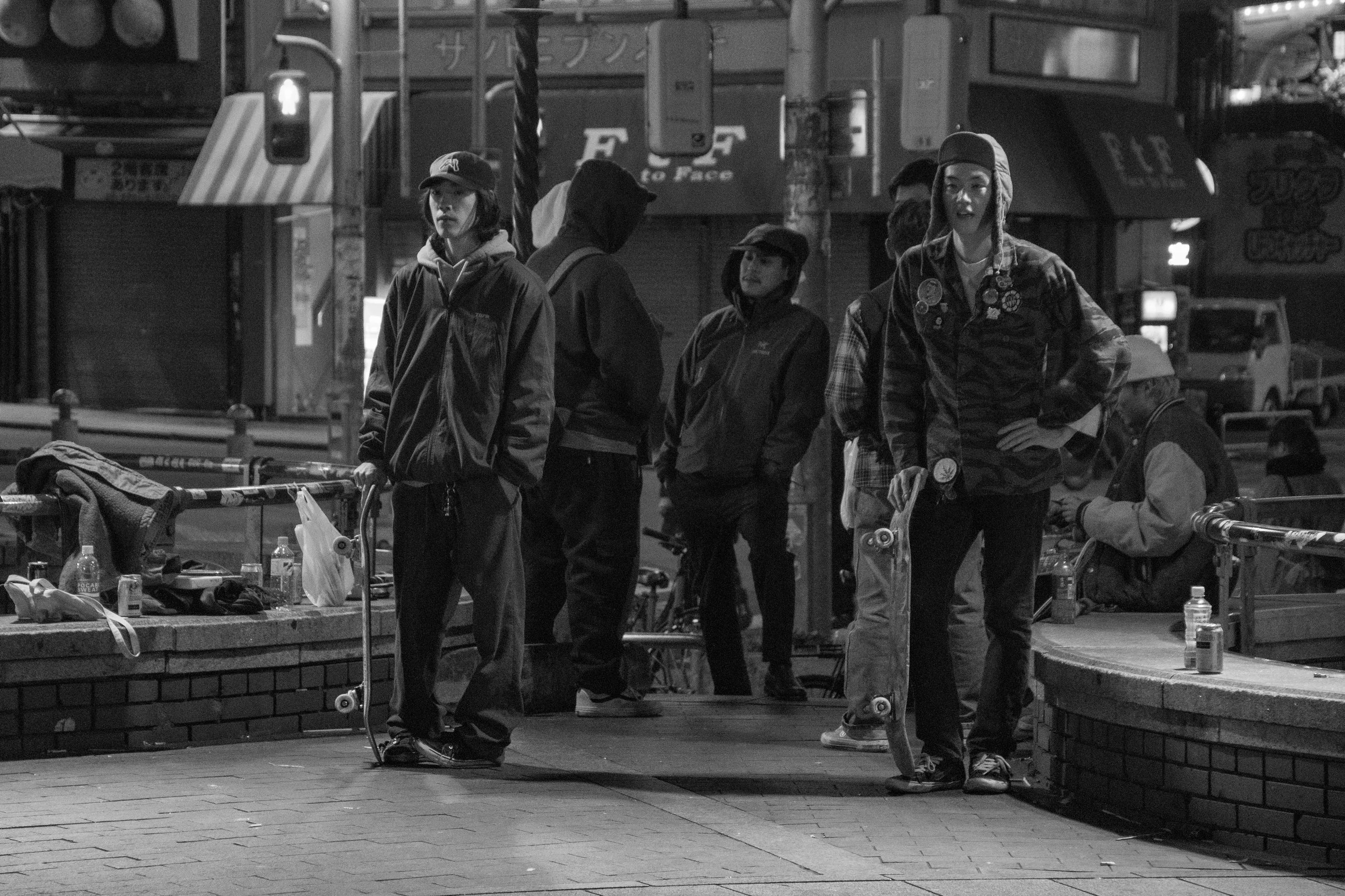 Skater Americamura black and white